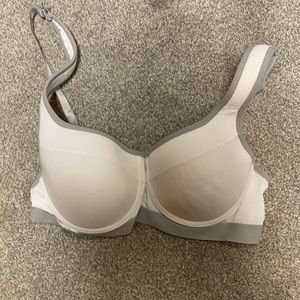 Danskin sports bra, 36 B